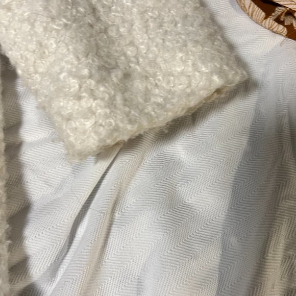 White Sherpa Coat - Picture 6 of 8